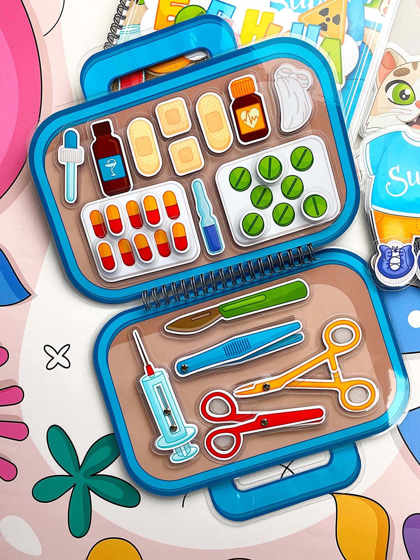 Krankenhaus - Kreativ-Buch mit Klett-Stickern