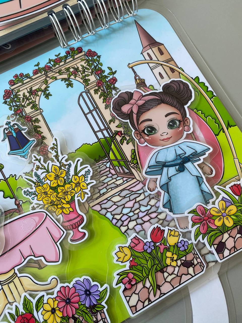 Puppenhaus „Ruby & Agnes“ – Kreativ-Buch mit Klett-Elementen