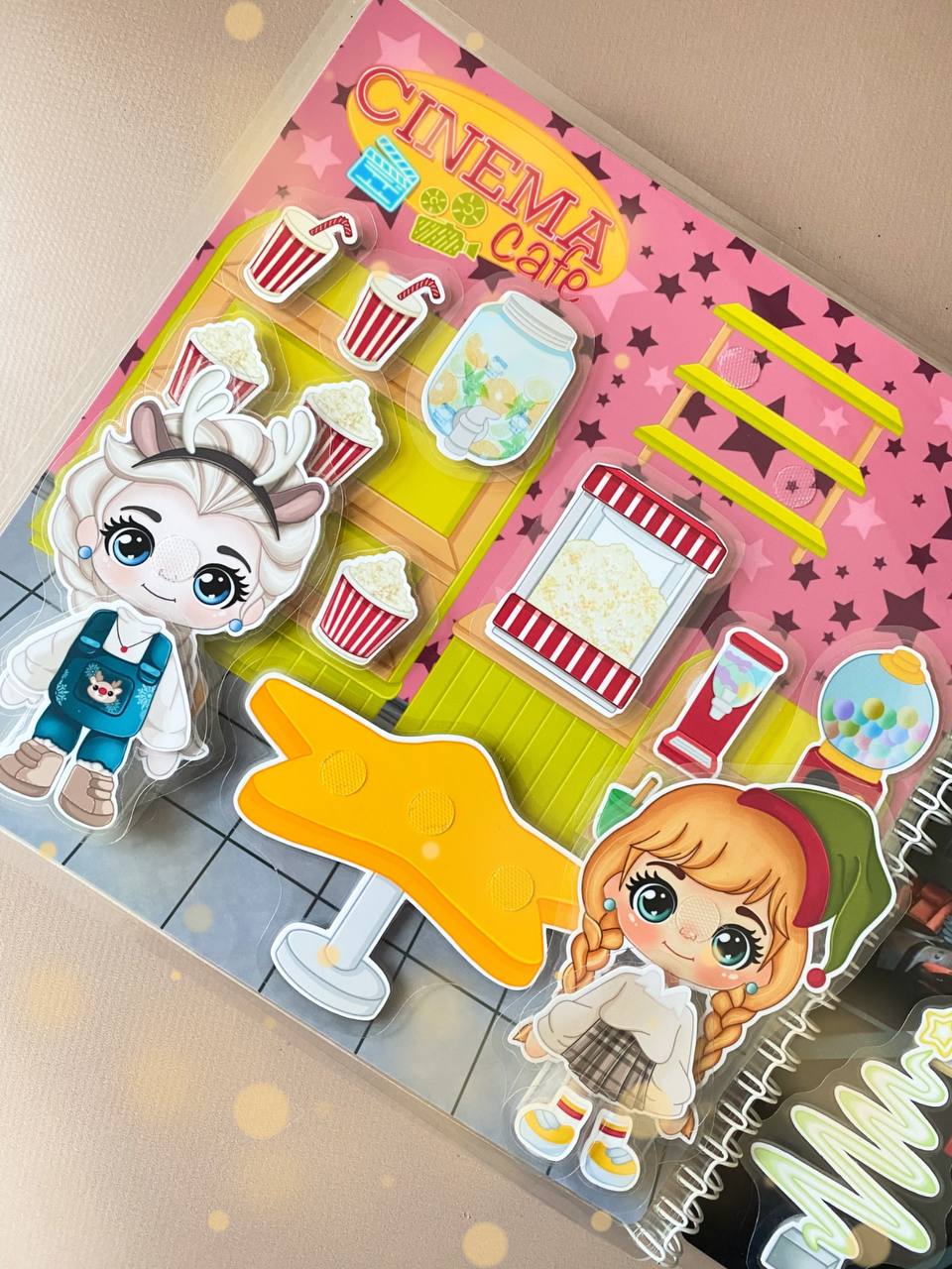 Merry Christmas – Kreativ-Buch mit Klett-Stickern