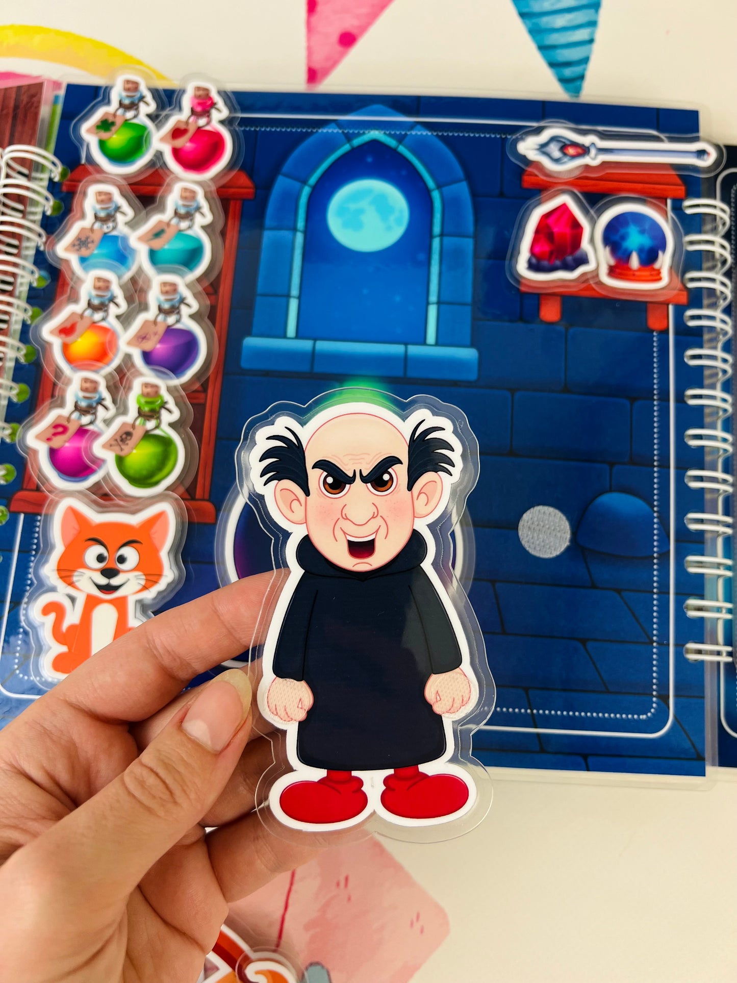 Märchenschlümpfe – Interaktives Buch mit Klett-Stickern