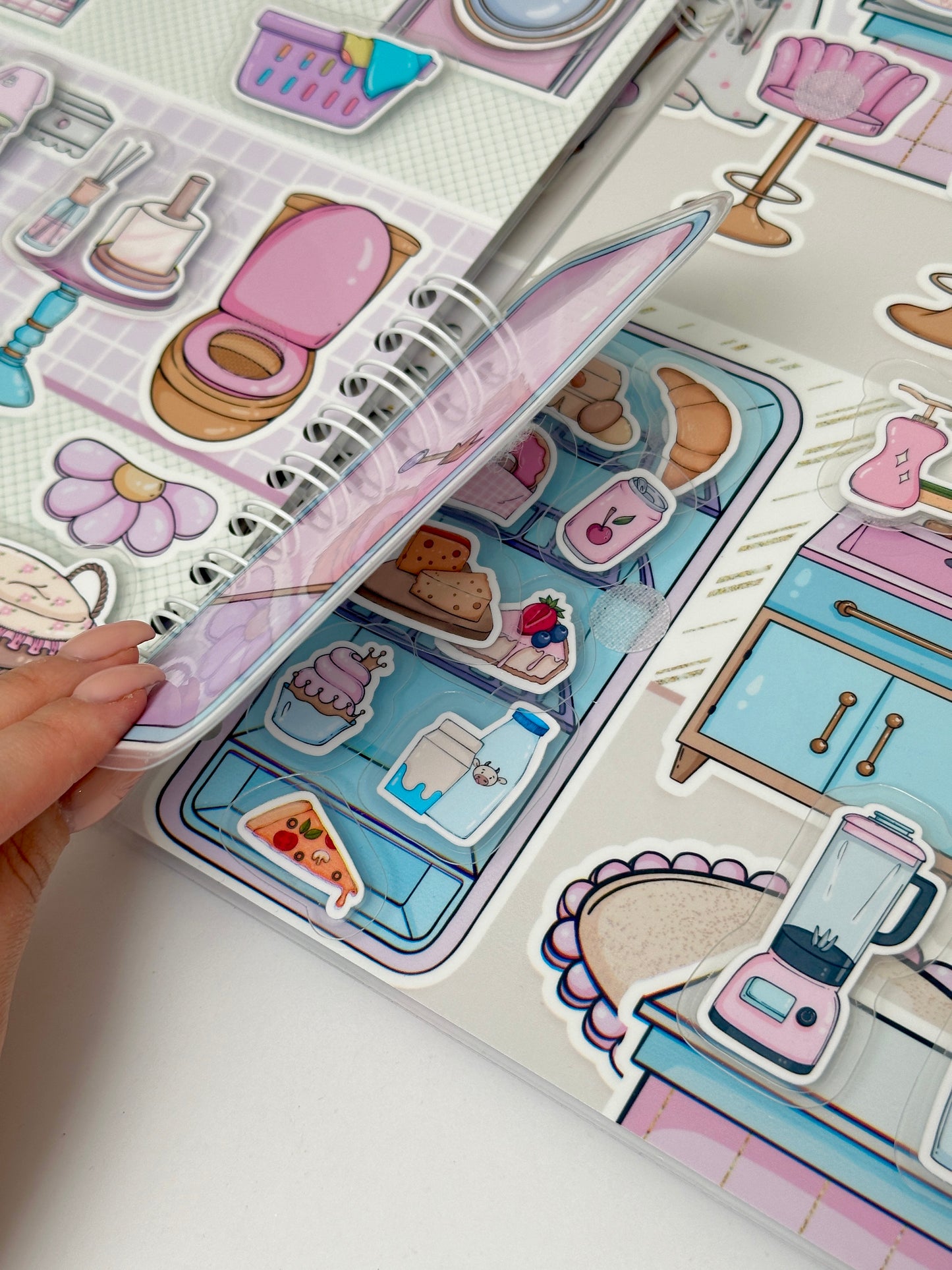 Familienhäuschen – Kreativbuch mit Klett-Elementen