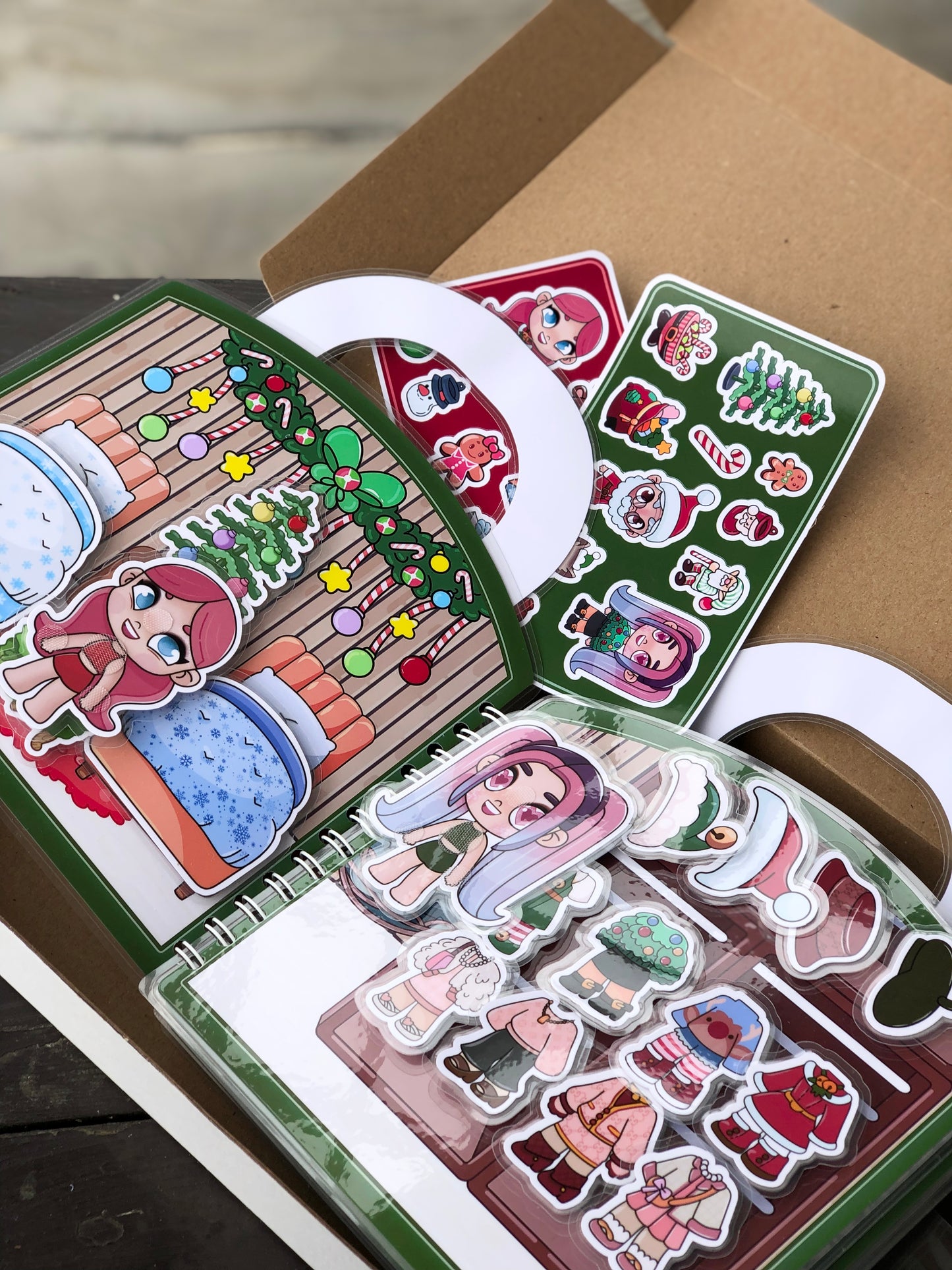 Weihnachtszauber - Kreativ-Buch mit Klett-Stickern