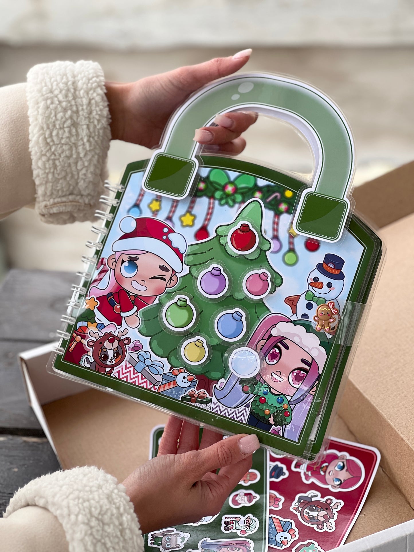 Weihnachtszauber - Kreativ-Buch mit Klett-Stickern