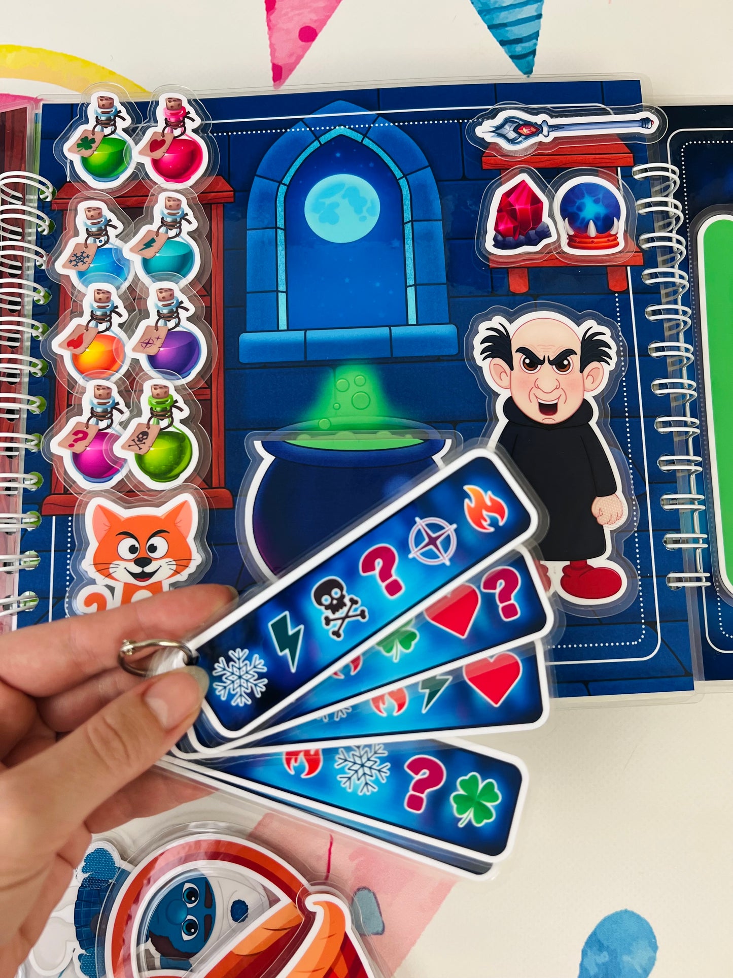 Märchenschlümpfe – Interaktives Buch mit Klett-Stickern