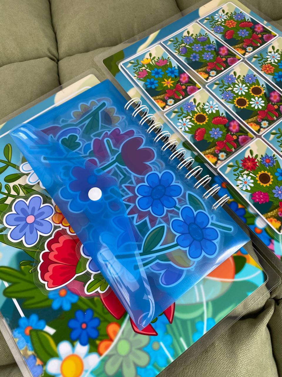 Floristische Werkstatt – Interaktives Buch mit Klett-Stickern