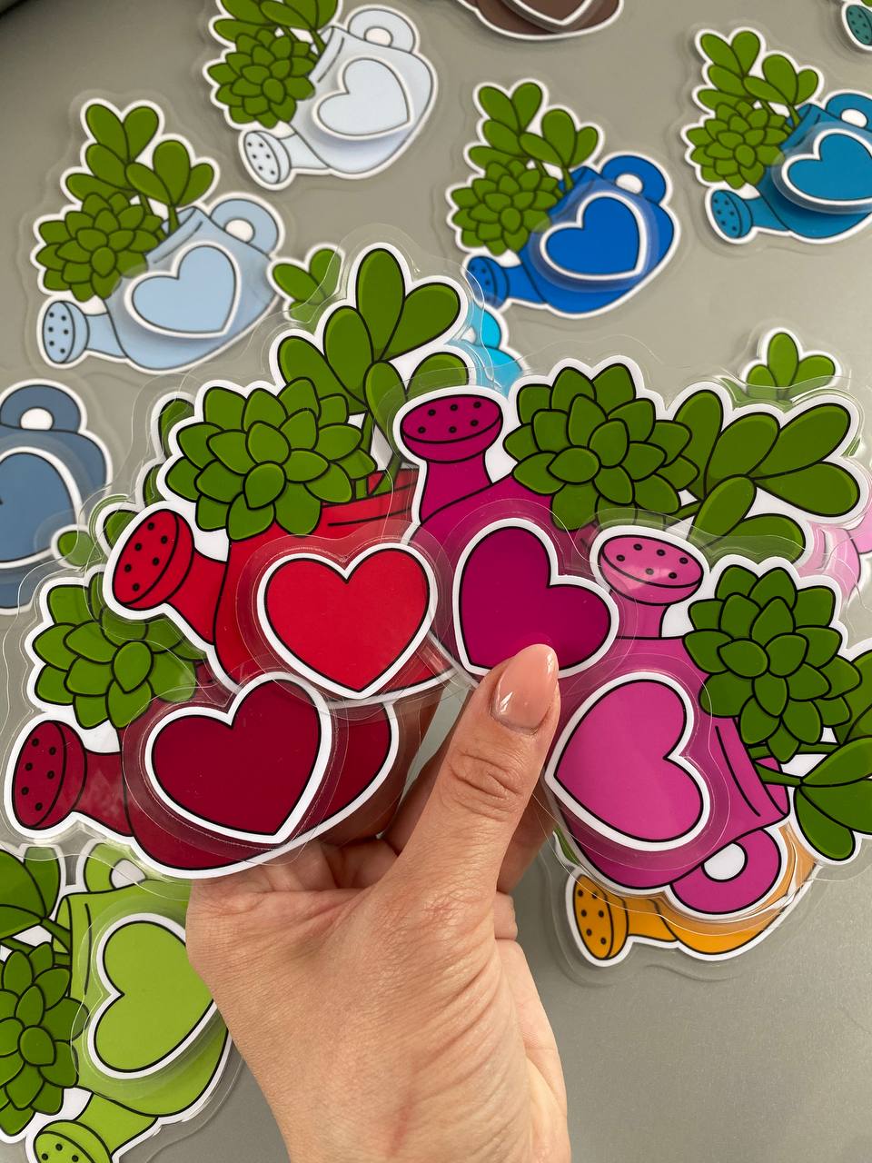 Lernspiel „Bunte Gießkannen“ – Farben erkennen & sortieren