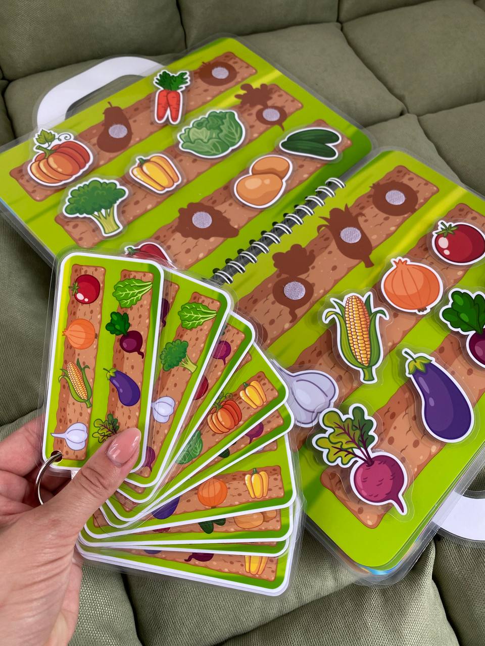 Meine Tierwelt – Interaktives Buch mit Klett-Stickern