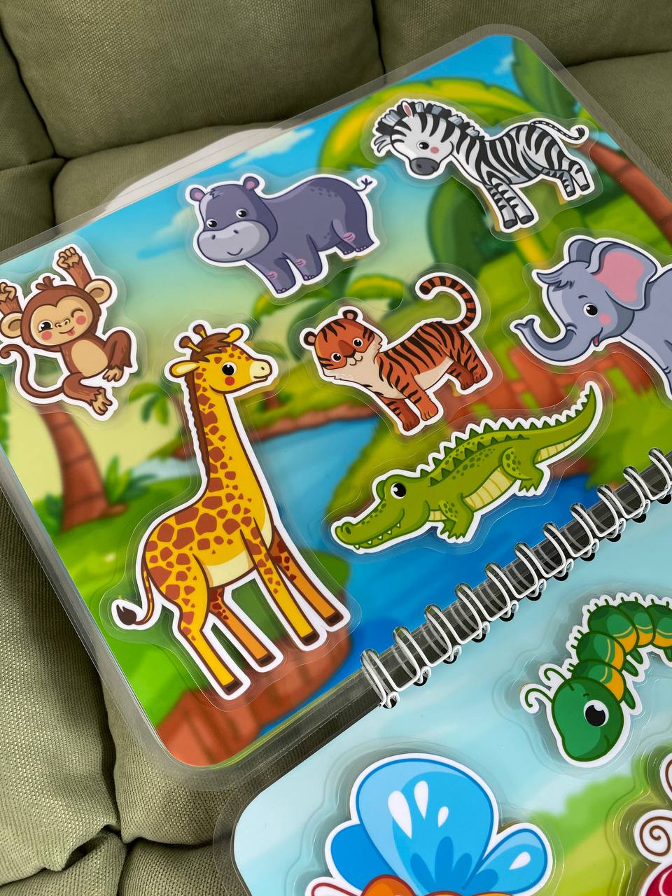 Meine Tierwelt – Interaktives Buch mit Klett-Stickern