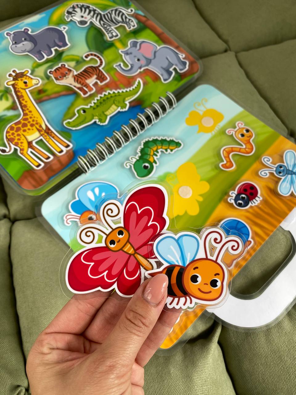 Meine Tierwelt – Interaktives Buch mit Klett-Stickern