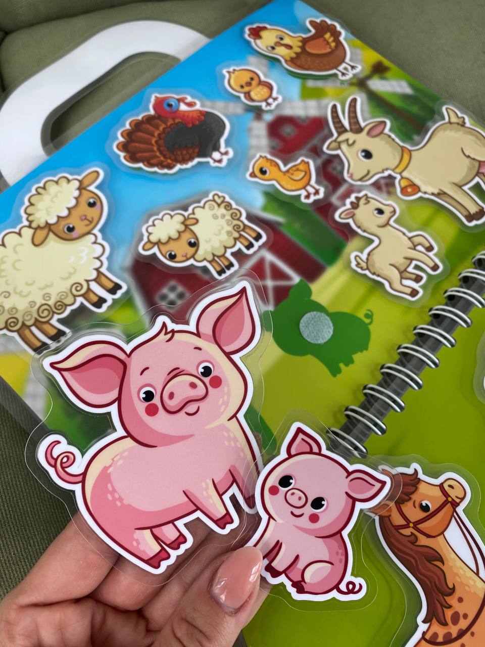 Meine Tierwelt – Interaktives Buch mit Klett-Stickern