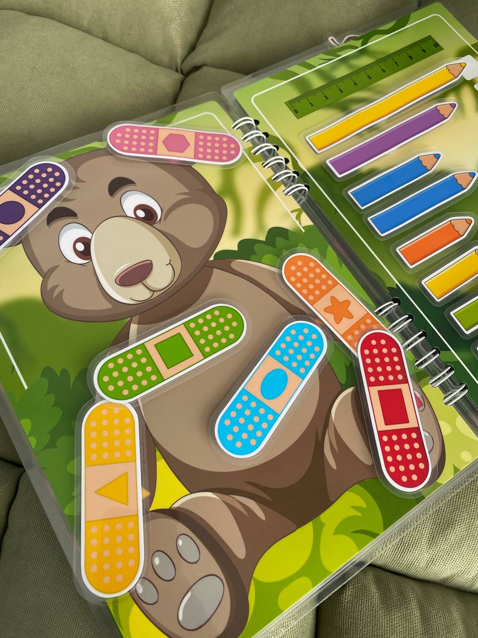 Mein Vorschulbuch – Interaktives Buch mit Klett-Stickern