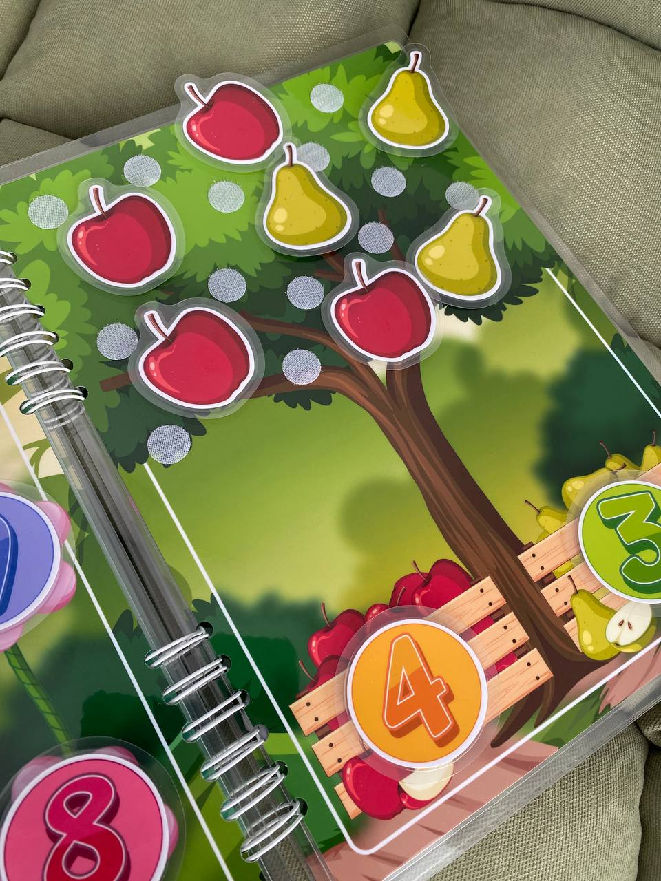 Mein Vorschulbuch – Interaktives Buch mit Klett-Stickern