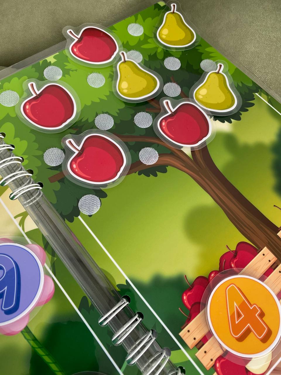 Mein Vorschulbuch – Interaktives Buch mit Klett-Stickern